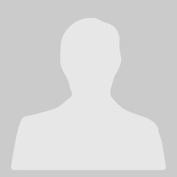Portrait of Robin Shmigelsky, Associate.
